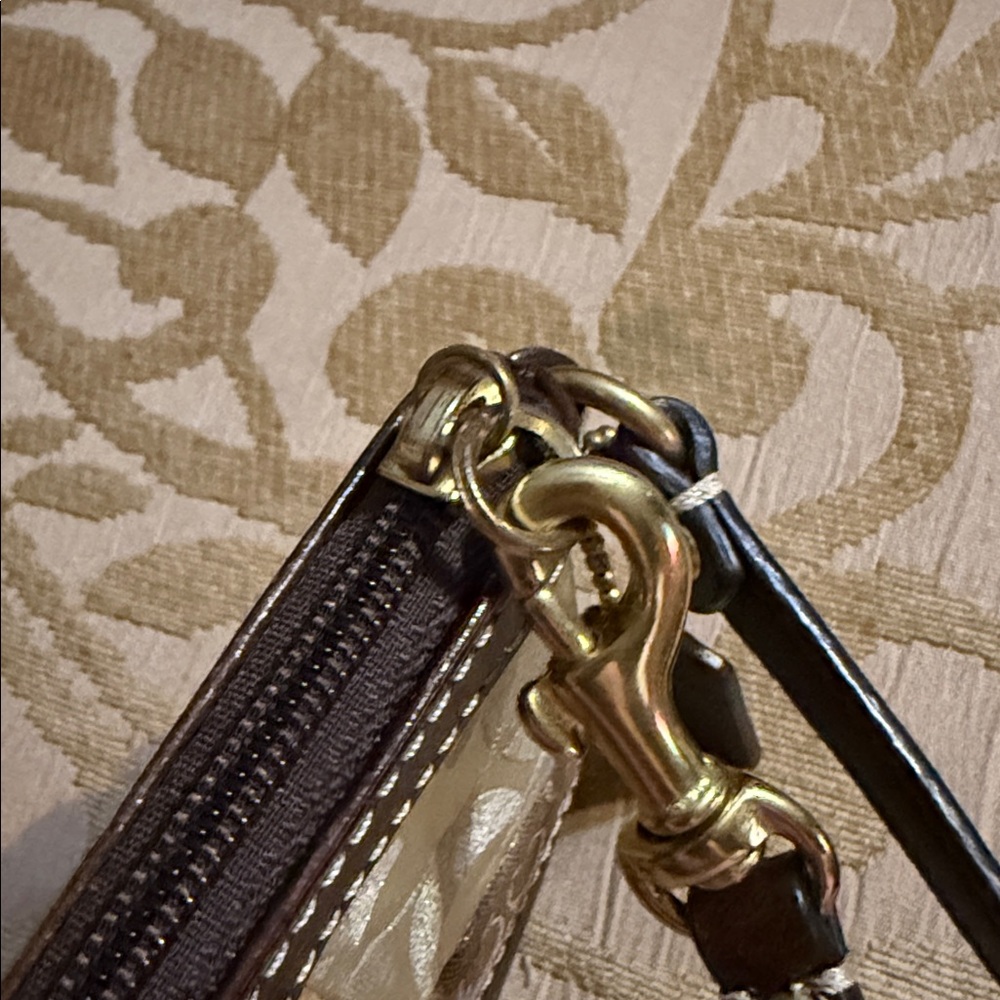 Coach Vintage Signature Patchwork wristlet preowned - Picture 15 of 16